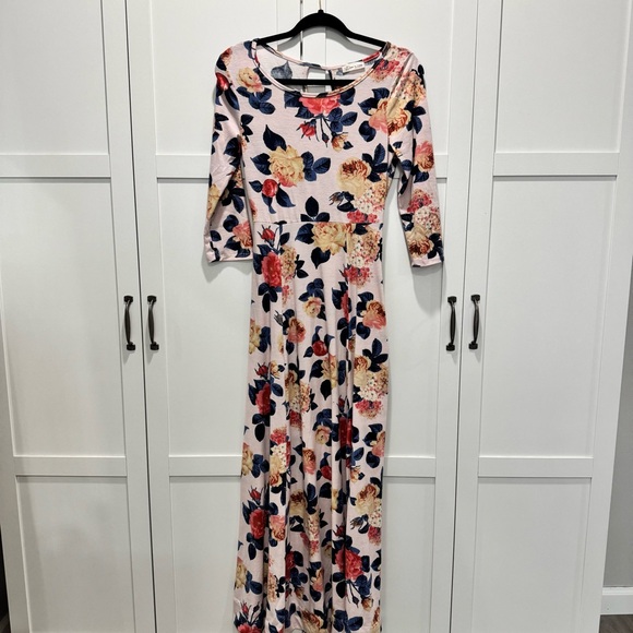 Shop Stevie: Tea N Rose Pink Floral Print Maxi Dress - Picture 2 of 5